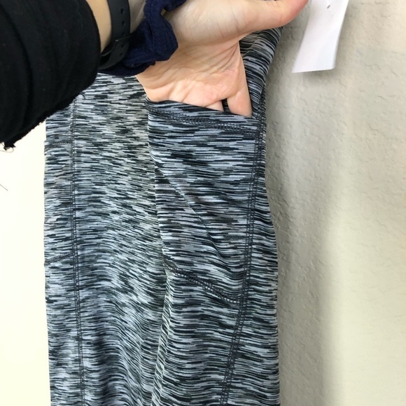 New J. Crew Space-dyed High Rise Cropped Leggings with Pockets in Black Shadow - Picture 11 of 14